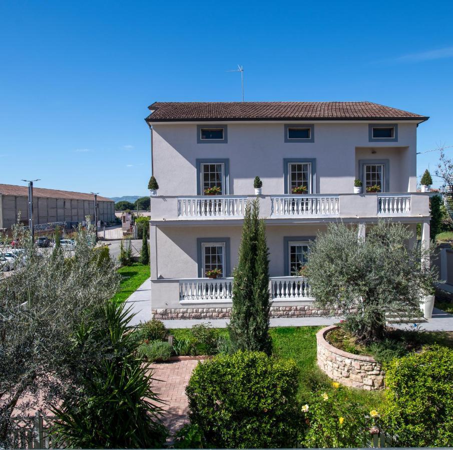 Villa Luce Assisi Rooms & Suites ภายนอก รูปภาพ